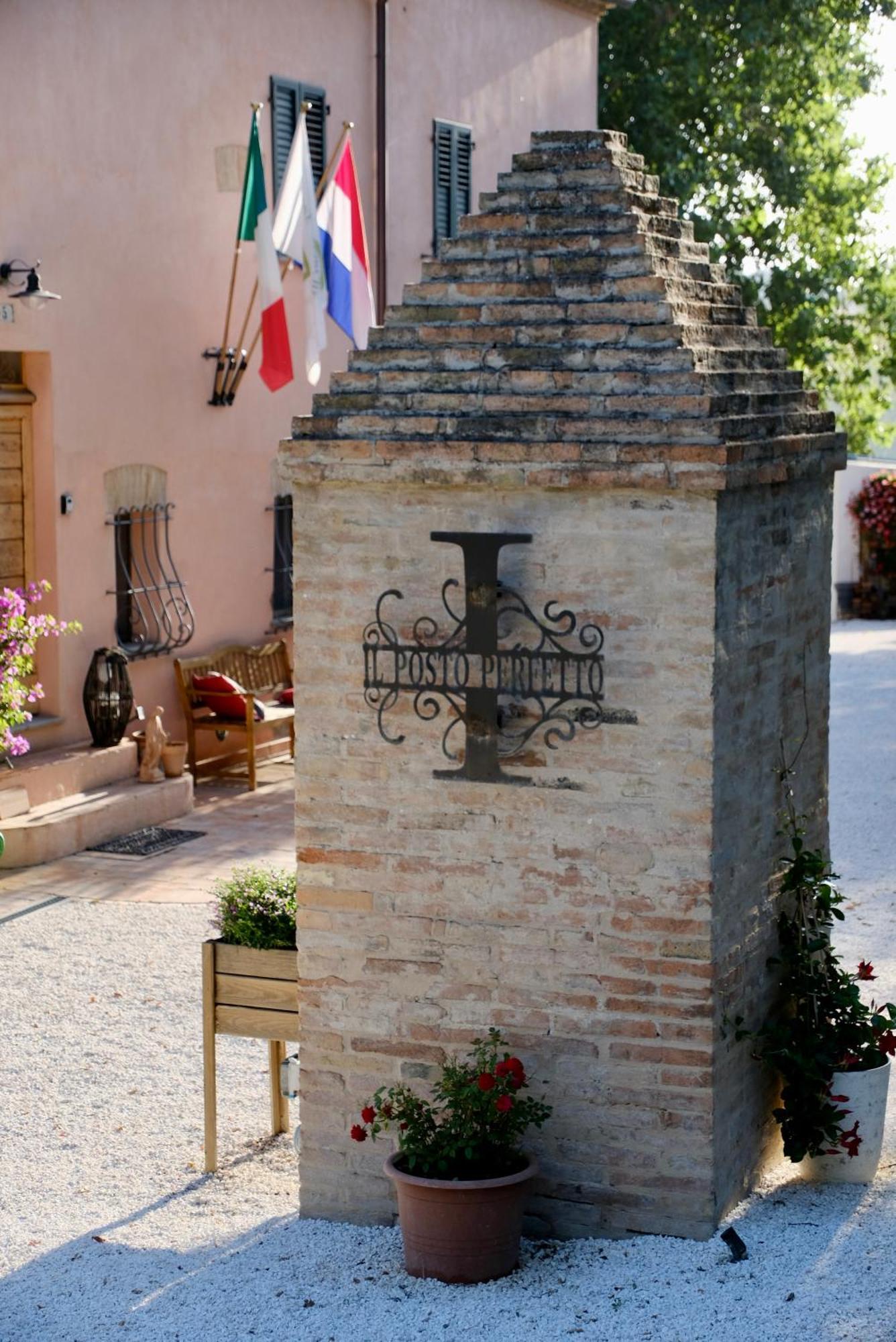 Santa Maria Nuova  Il Posto Perfetto B&B 외부 사진